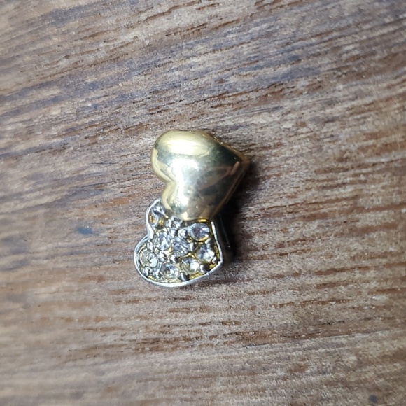 Twin hearts charm - Picture 1 of 3